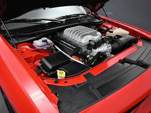 Used 2018 Dodge Challenger SRT Hellcat RWD image 49