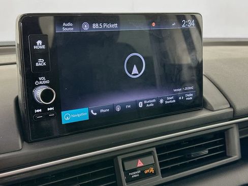 Used 2025 Honda Pilot Touring image 17