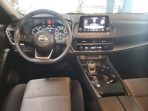 Used 2023 Nissan Rogue SV FWD image 5