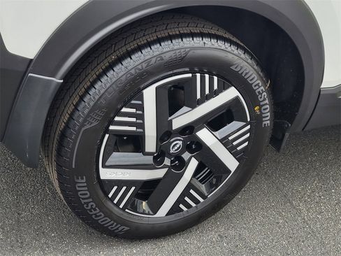 New 2026 Nissan Kicks SV w/ SV Premium Package image 3