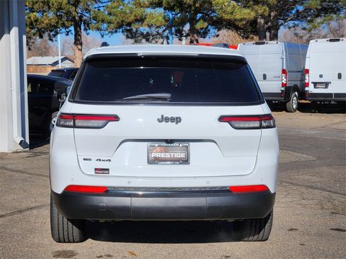 Used 2022 Jeep Grand Cherokee L Altitude image 13