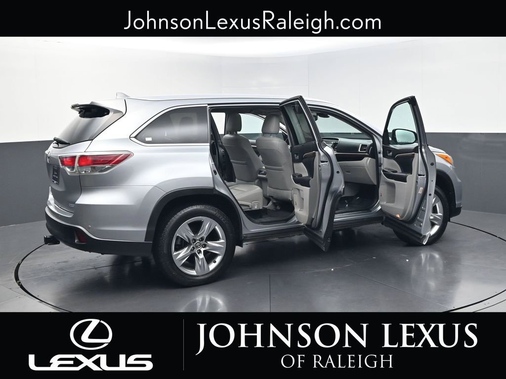 Used 2016 Toyota Highlander Limited Platinum FWD image 30