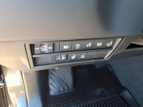 Used 2022 Toyota Tundra Limited image 12