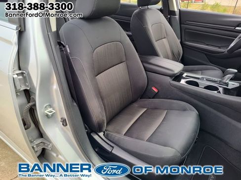 Used 2024 Nissan Altima 2.5 SV image 21