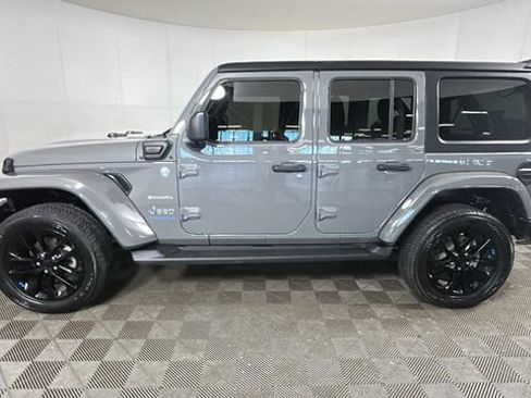Used 2023 Jeep Wrangler Unlimited Sahara w/ Cold Weather Group AWD/4WD image 6