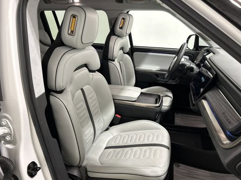 Used 2024 Rivian R1S Adventure AWD/4WD image 24