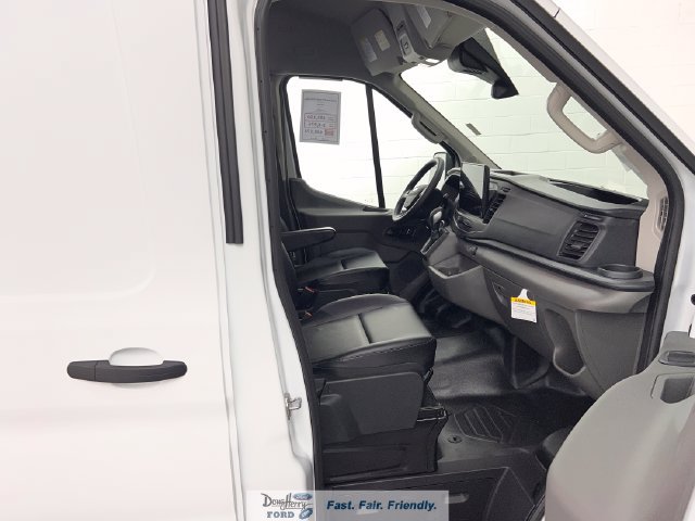 New 2026 Ford Transit 250 148 Medium Roof w/ Load Area Protection Package RWD image 41