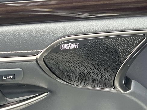 Used 2019 Lexus ES 300h w/ Luxury Package image 16