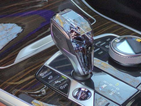 Used 2020 BMW X7 M50i w/ Dynamic Handling Package image 34