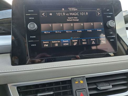 New 2026 Volkswagen Taos SE image 11