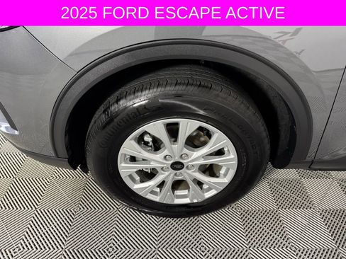 Used 2025 Ford Escape Active AWD/4WD image 30