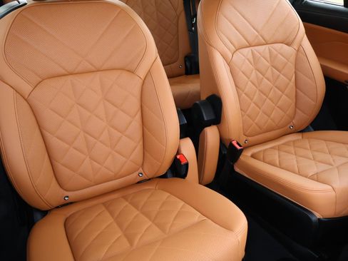 Used 2026 BMW X7 xDrive40i w/ Premium Package image 22