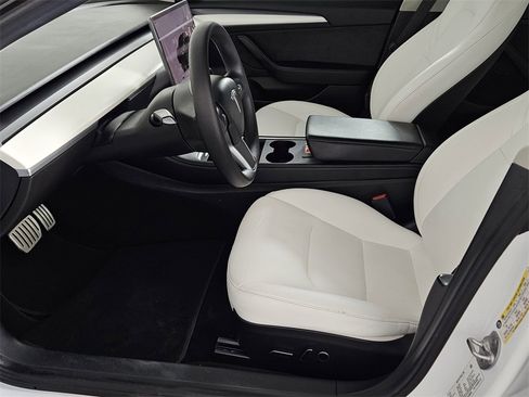 Used 2022 Tesla Model 3 Performance image 19