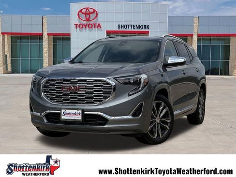 Used 2020 GMC Terrain Denali w/ Denali Premium Package FWD image 1