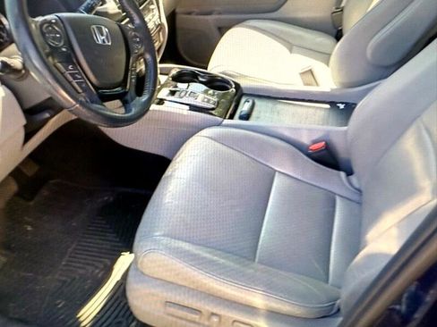 Used 2016 Honda Pilot Touring image 10
