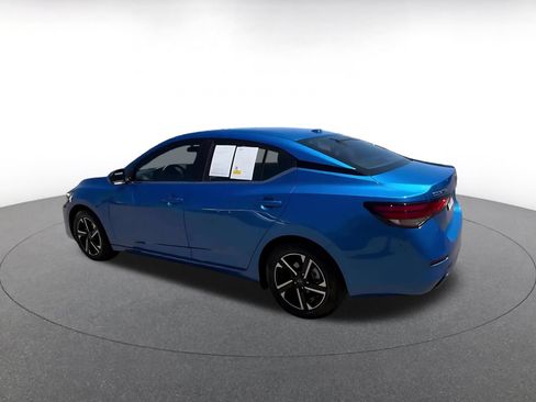 Used 2025 Nissan Sentra SV FWD image 10