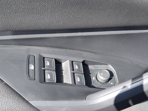 Used 2021 Volkswagen Jetta R-Line w/ R-Line Cold Weather Package FWD image 28