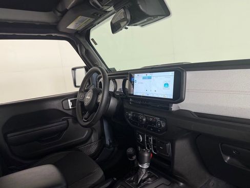 Used 2024 Jeep Wrangler Unlimited w/ Technology Group AWD/4WD image 32