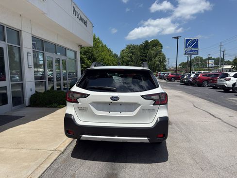 Used 2023 Subaru Outback Limited AWD/4WD image 4