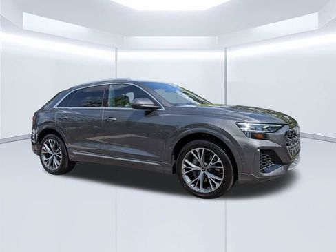 Used 2025 Audi Q8 Premium Plus AWD/4WD image 2