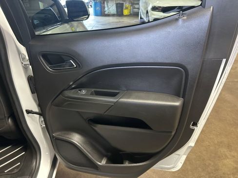 Used 2018 Chevrolet Colorado LT w/ LT Convenience Package image 24