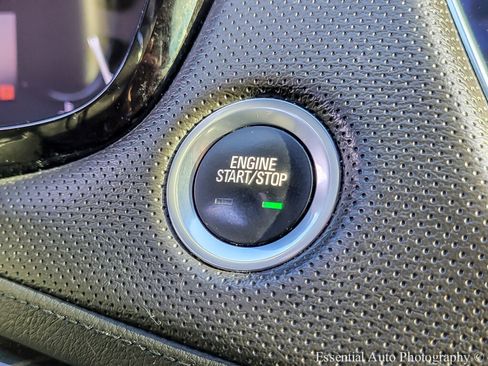 Used 2017 Cadillac XT5 FWD image 19