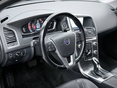 Used 2015 Volvo XC60 T6 w/ Proximity Package AWD/4WD image 14