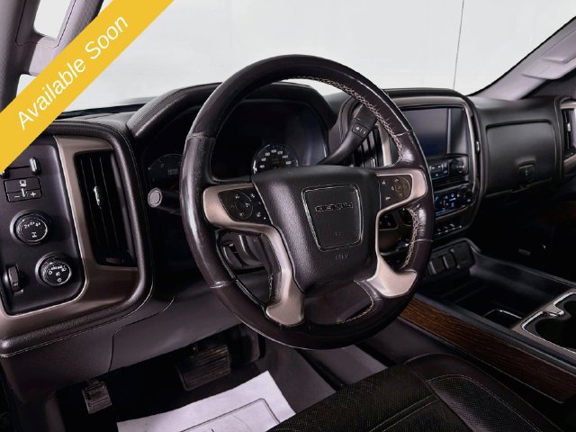 Used 2018 GMC Sierra 2500 Denali w/ Suspension Package, Off-Road AWD/4WD image 9
