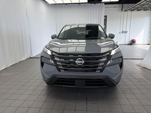 Used 2026 Nissan Rogue SV AWD/4WD image 2