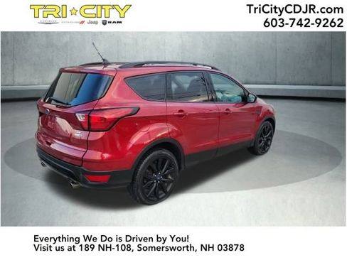 Used 2019 Ford Escape SE image 5