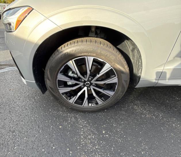 Used 2024 Volvo XC60 B5 Core w/ Climate Package AWD/4WD image 14