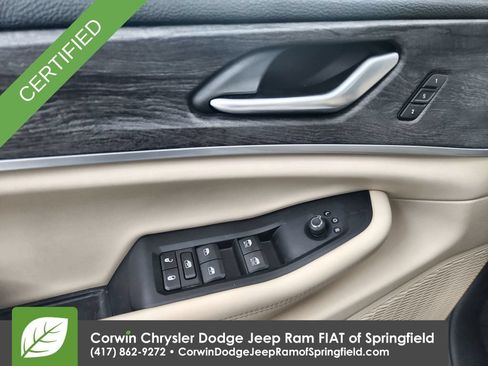 Used 2023 Jeep Grand Cherokee Limited AWD/4WD image 20