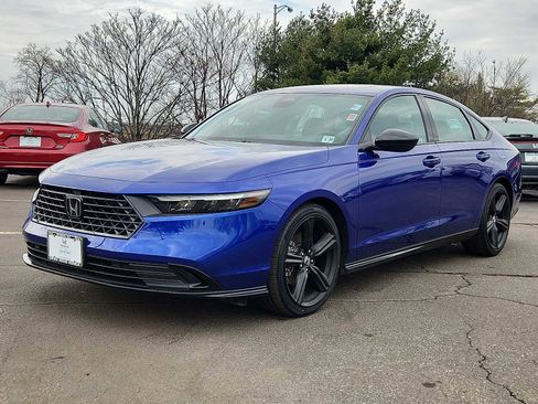 Certified 2025 Honda Accord Sport image 3