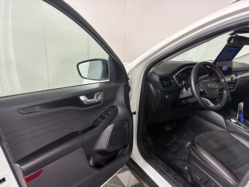 Certified 2022 Ford Escape SEL w/ SEL Stealth AWD Package image 12