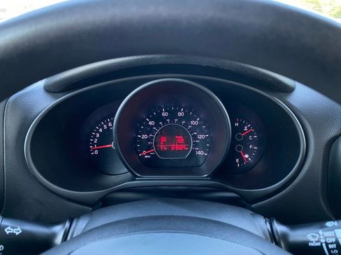 Used 2019 Kia Soul + FWD image 17
