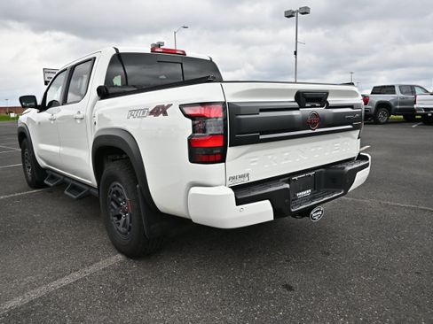 Used 2025 Nissan Frontier PRO-4X w/ Pro Convenience Package AWD/4WD image 6