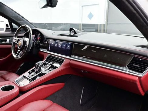 Used 2018 Porsche Panamera 4S image 21