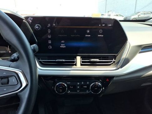 Used 2025 Chevrolet Trax LT w/ Driver Confidence Package FWD image 10