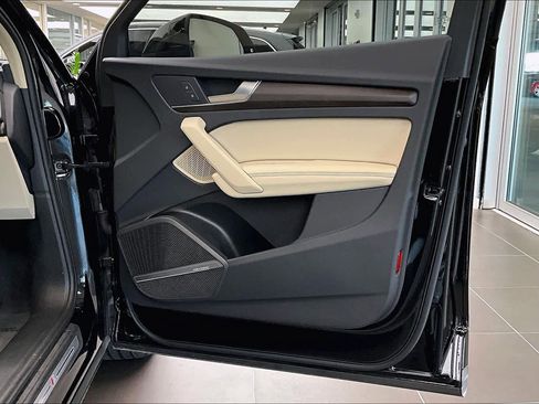 Certified 2024 Audi Q5 2.0T Premium Plus image 22