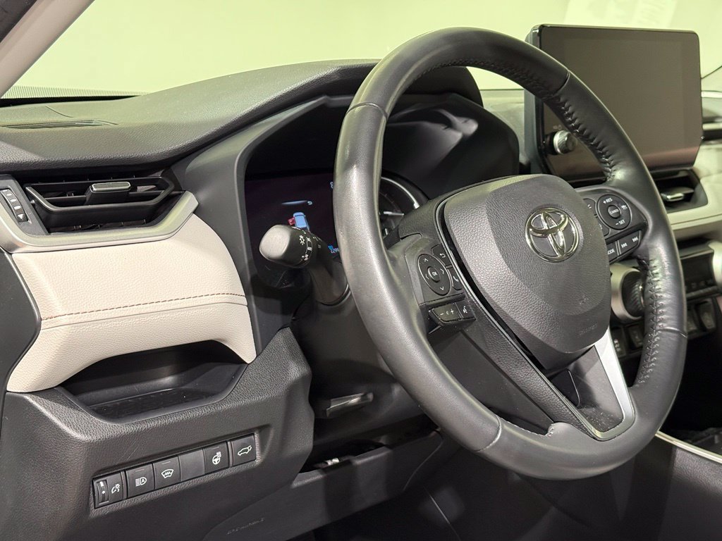 Certified 2023 Toyota RAV4 XLE Premium AWD/4WD image 17
