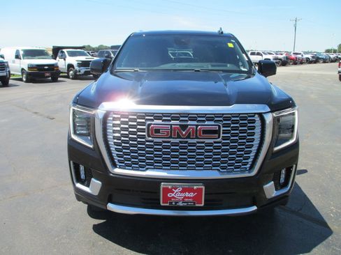 Used 2023 GMC Yukon Denali AWD/4WD image 13