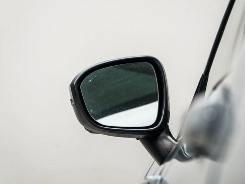 Used 2023 Nissan Rogue SL w/ SL Premium Package image 13