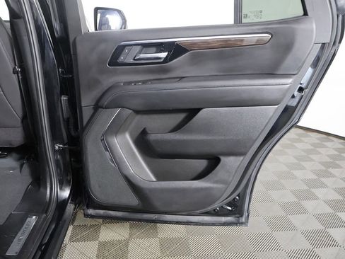 Used 2025 Chevrolet Tahoe Z71 AWD/4WD image 28