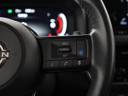 Used 2022 Nissan Rogue Platinum image 28