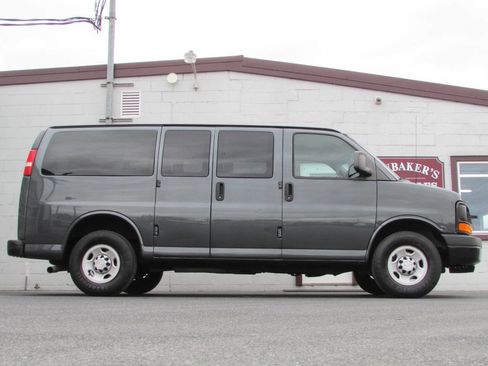 Used 2016 Chevrolet Express 2500 LS image 9