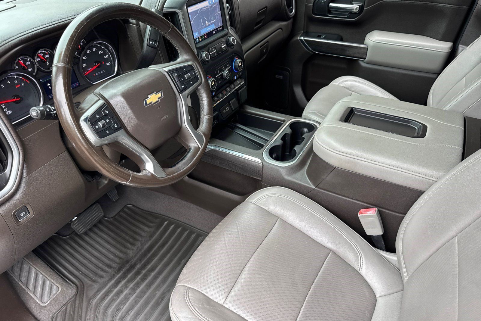 Used 2019 Chevrolet Silverado 1500 LTZ w/ LTZ Premium Package AWD/4WD image 4