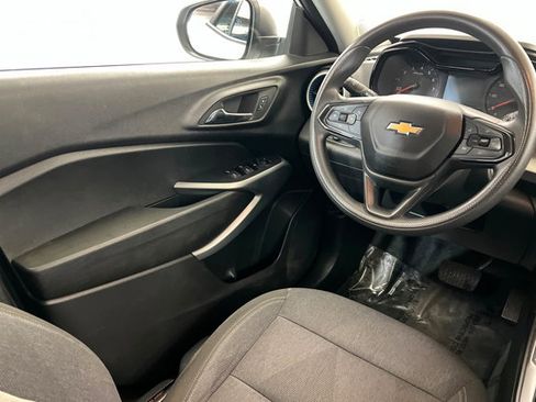 Used 2024 Chevrolet Trax LS FWD image 11