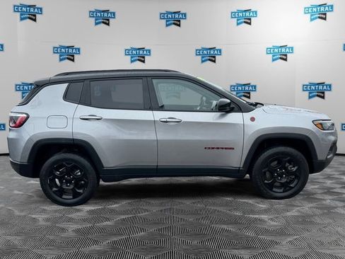 Used 2023 Jeep Compass Trailhawk w/ Sun and Sound Group AWD/4WD image 7