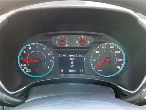 Used 2023 Chevrolet Equinox LS FWD image 22