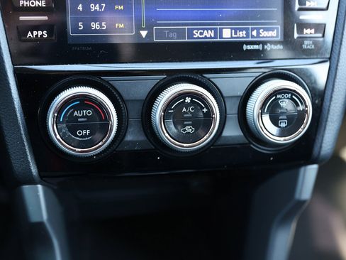 Used 2017 Subaru Forester 2.5i Premium w/ All-Weather Package image 26